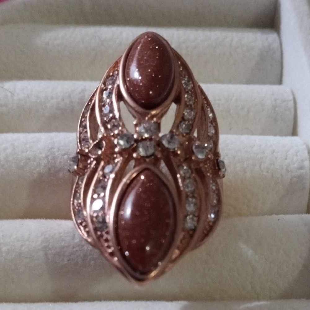Pretty Elegant  Ring Size 7